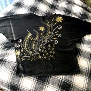 Vintage 80’s dolman t-shirt with gold & white floral detail